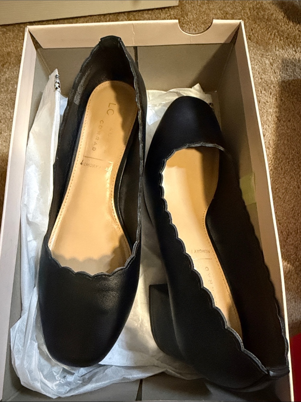 LC Lauren Conrad Black Scalloped Ballet Flats